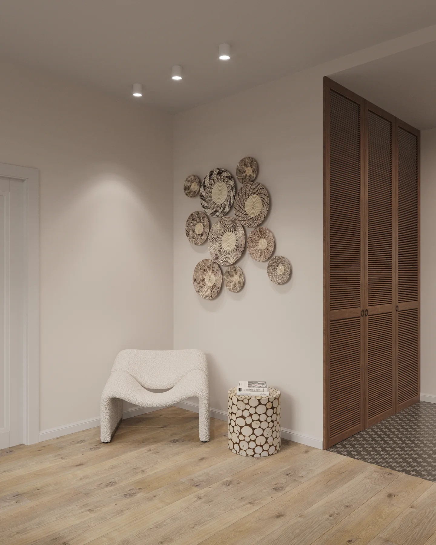 Symbol Bali apartment, entry wall with decorative art composition and hallway accent, ЖК «Символ», Москва, Россия